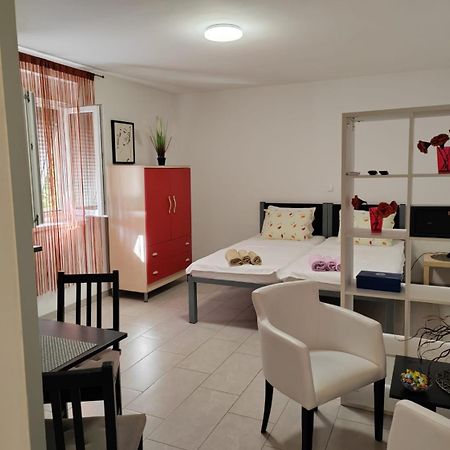 Apartments A-Mol Zara Esterno foto
